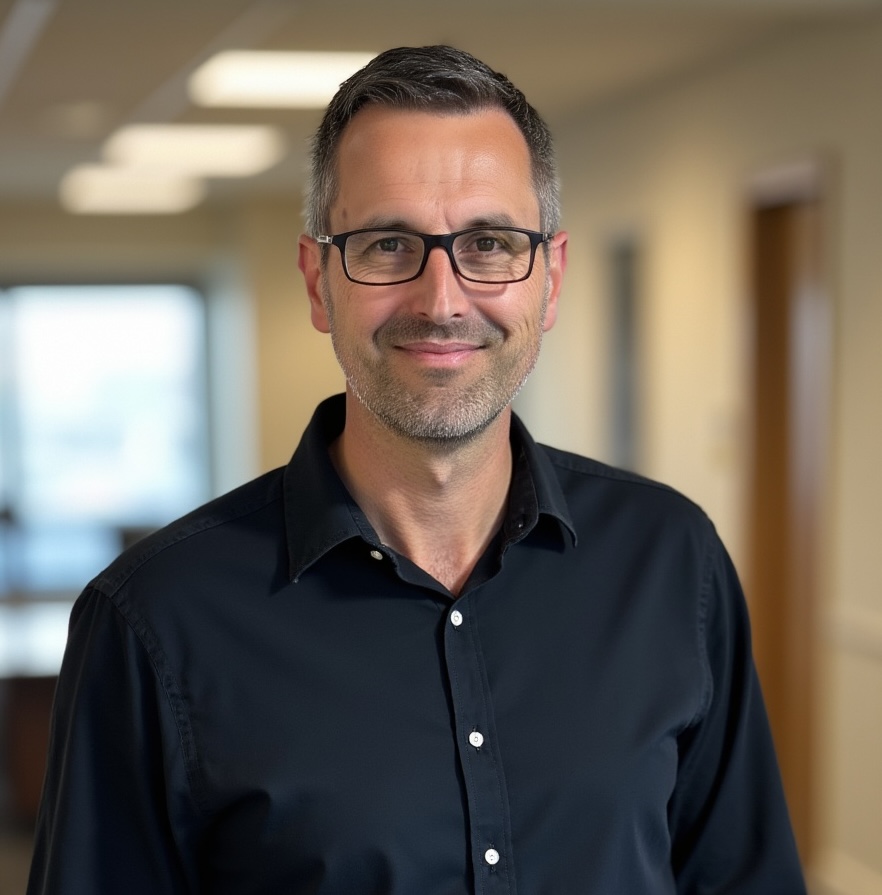 Todd Henry headshot photo